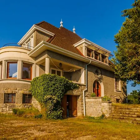 Concise Exceptional View Vila *